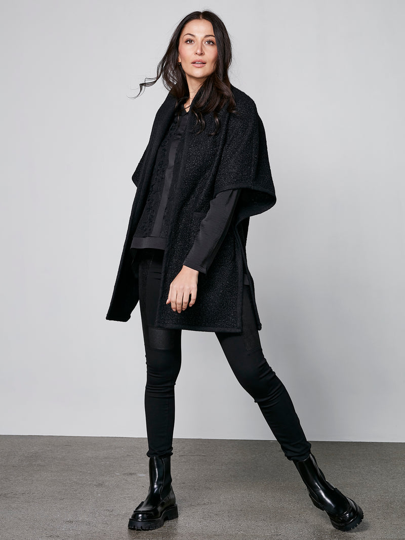 NÜ ARIA vest Vests Black