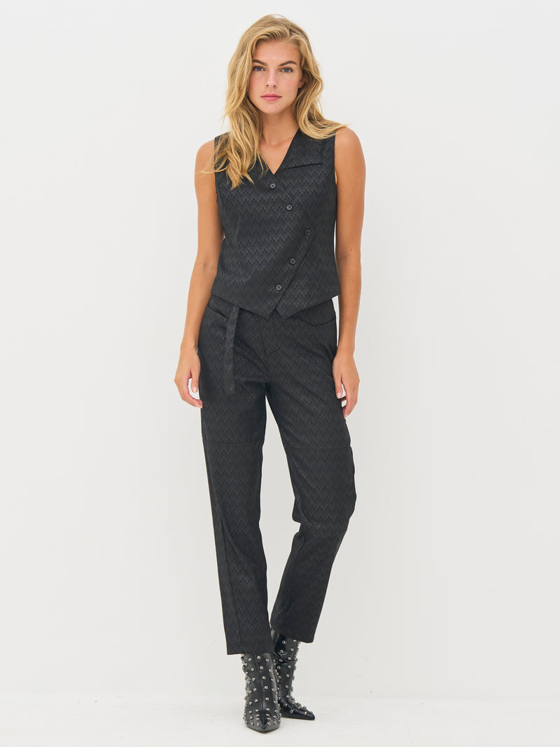 NÜ BINE vest Vests Black