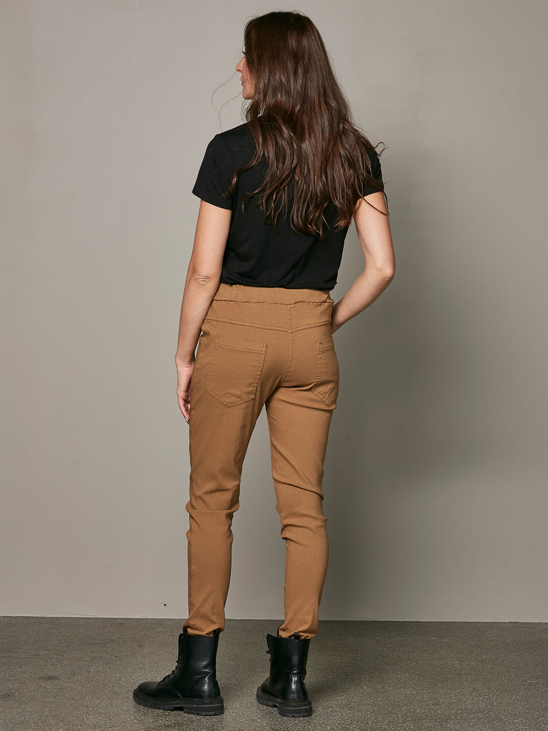 NÜ CARMEN VAN trousers Trousers 150 Sand