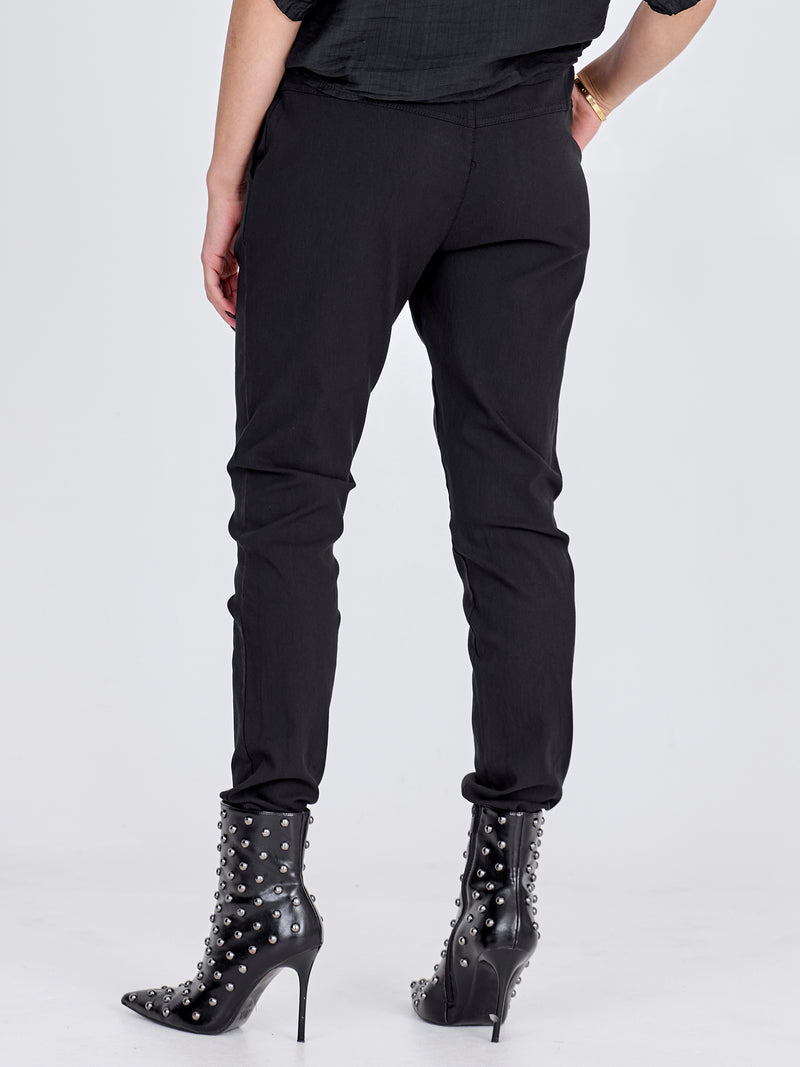 NÜ CARMEN plain trousers Trousers Black