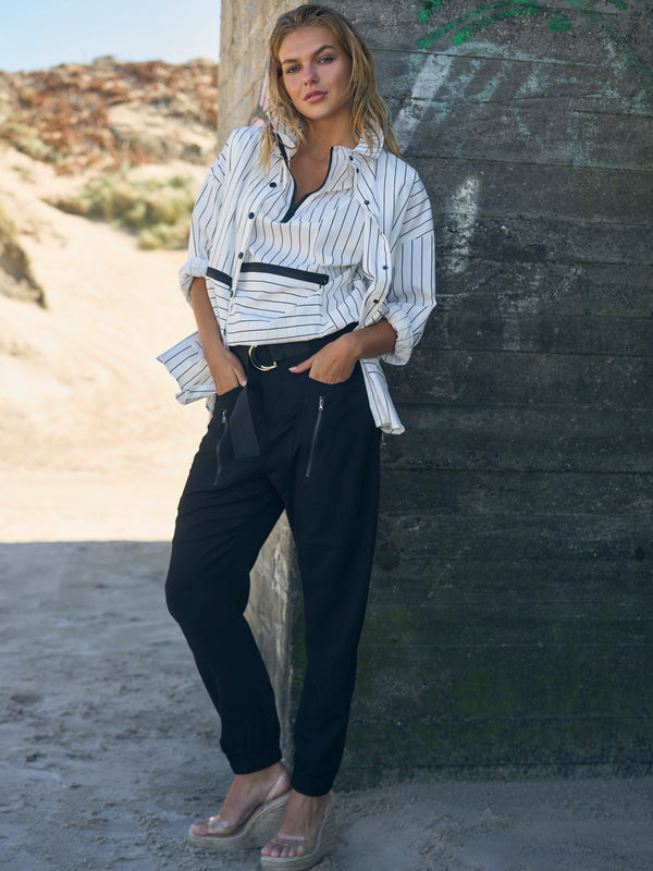 NÜ TAMI trousers with belt Trousers Black