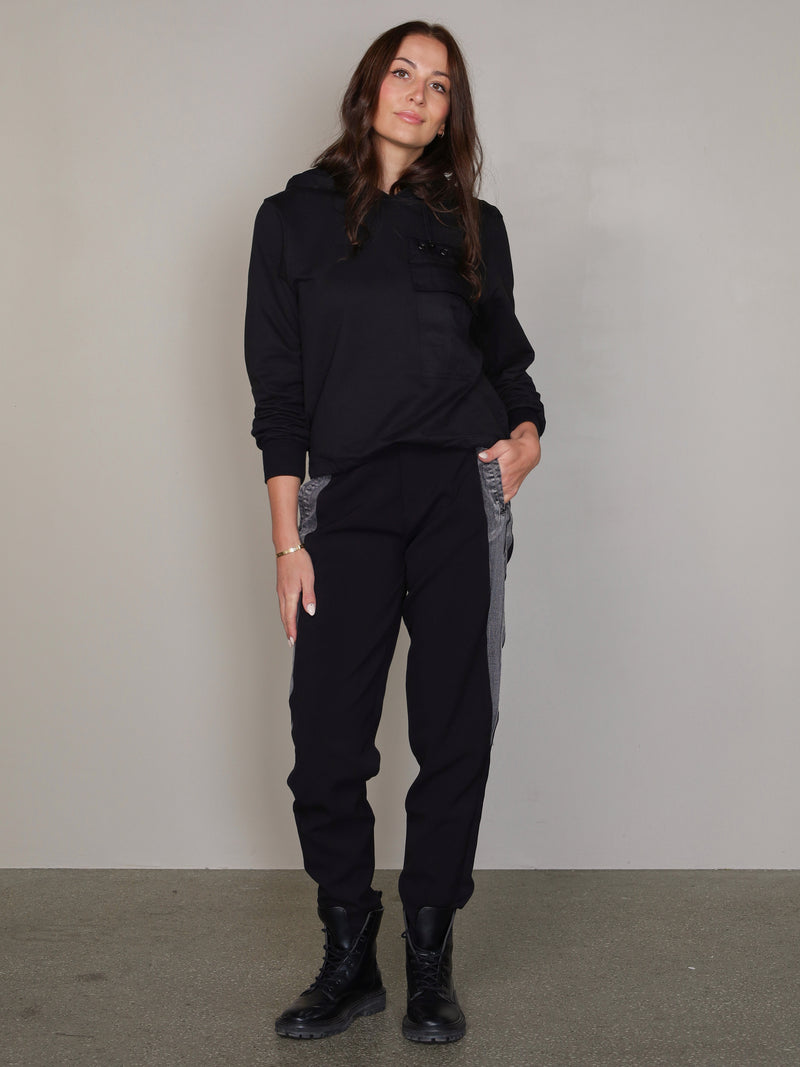 NÜ VENIA trousers Trousers Black mix