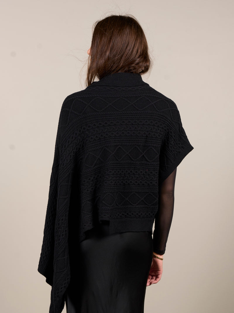 NÜ VILNA knit poncho Ponchos Black