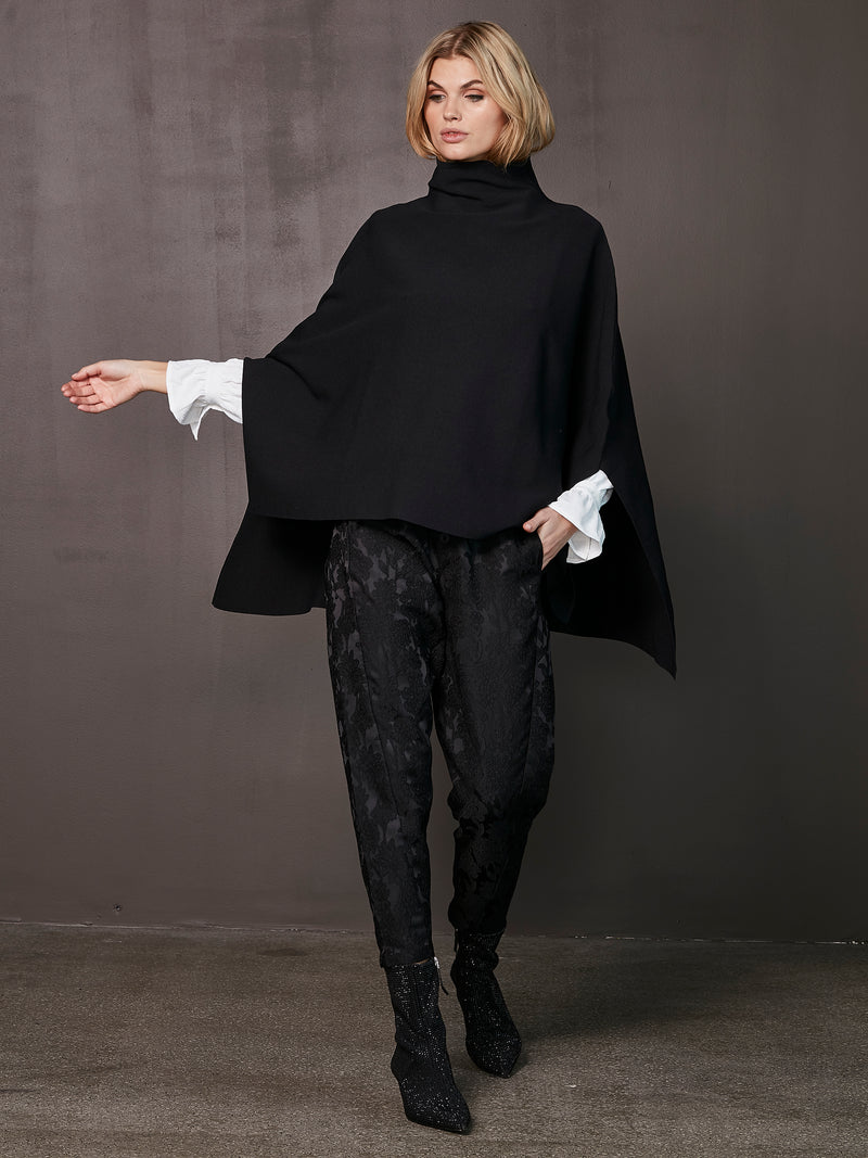 NÜ XIAO poncho Ponchos Black