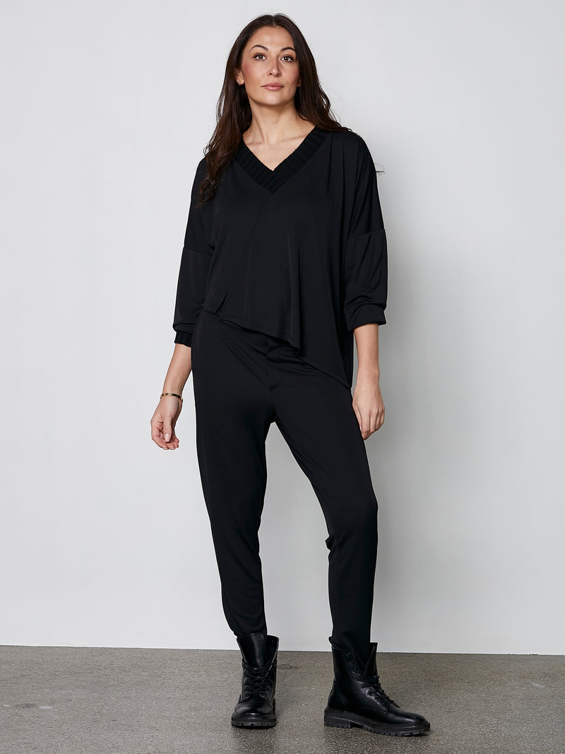 NÜ YADE trousers Trousers Black