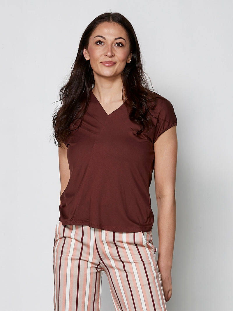 NÜ YASMI v-neck t-shirt Tops and T-shirts 685 Berry red