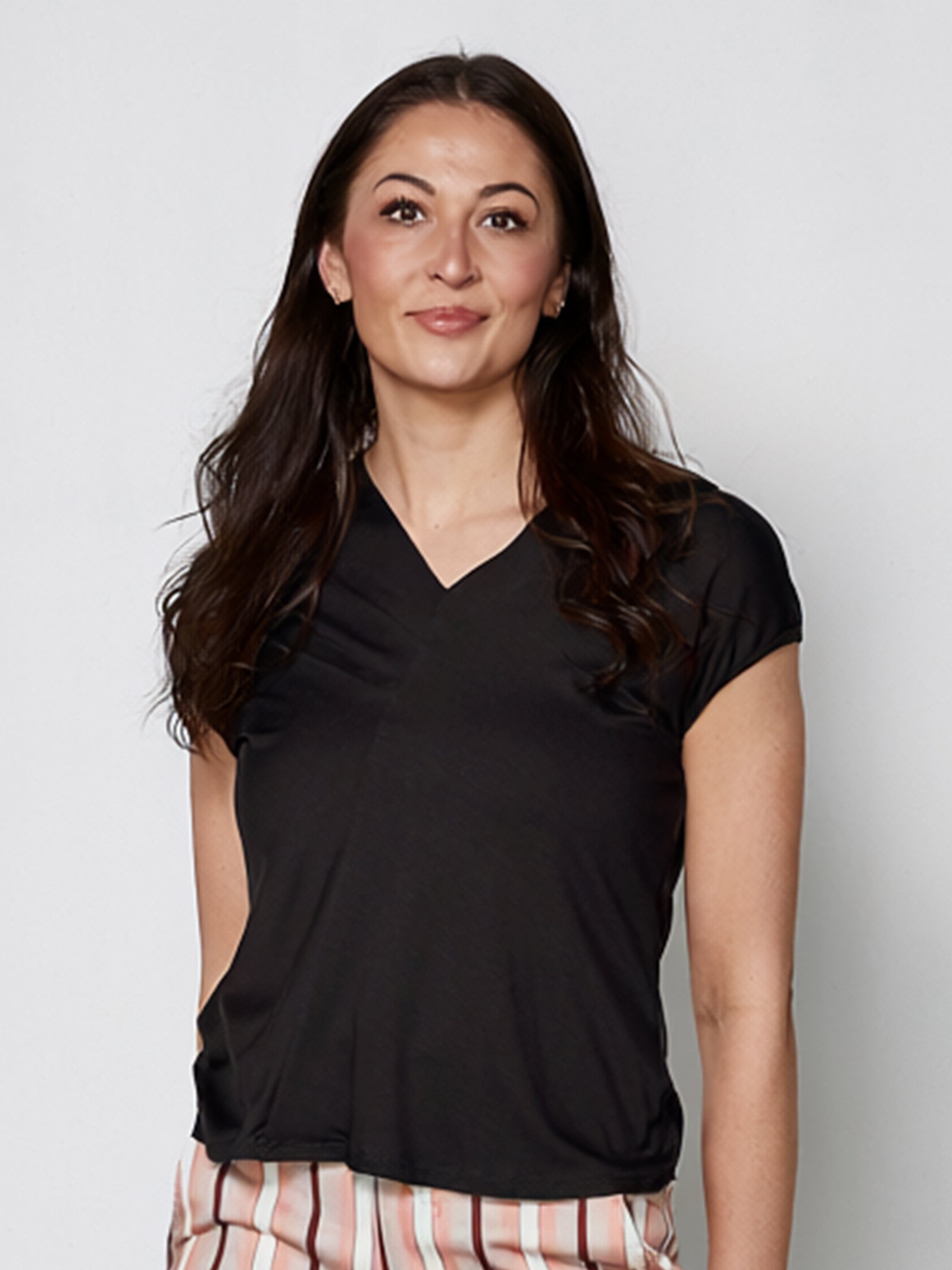 YASMI v-neck t-shirt - Black – NÜ Denmark - INT.