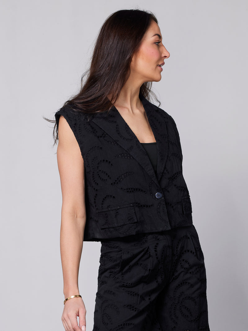 NÜ YETTA vest Vests Black